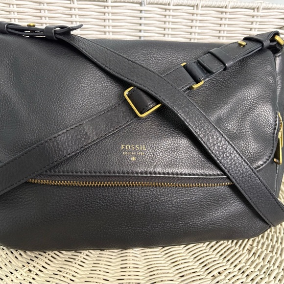 Fossil Preston Black Pebbled Leather Crossbody Bag - Picture 3 of 11